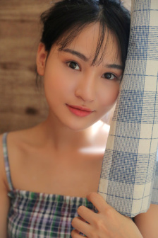 宝宝对准它自己慢慢动